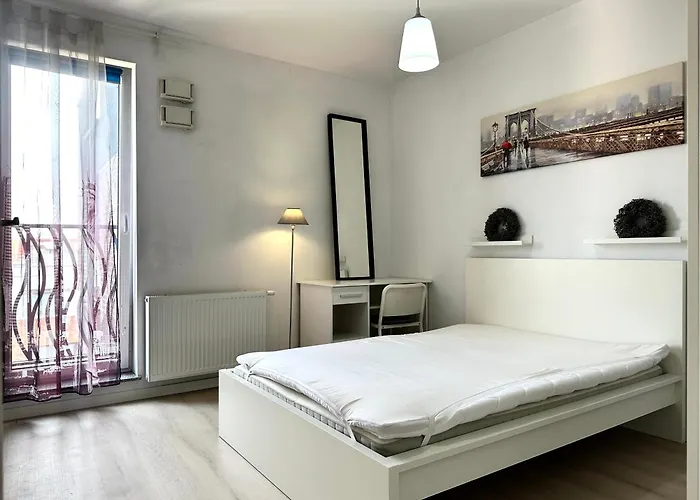 Dubois 7 - Self Check-in 20h - Lift Wroclaw