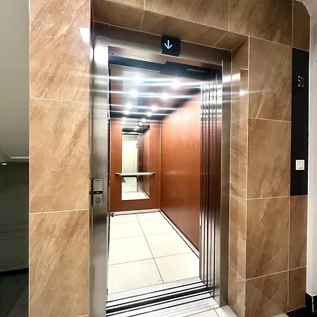 Dubois 7 - Self Check-in 20h - Lift Breslavia